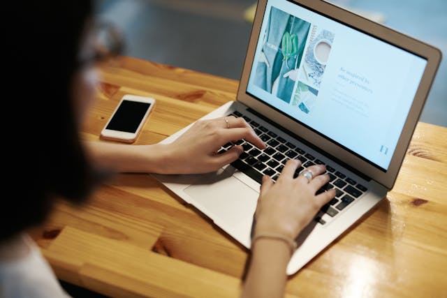 Easy Freelance Jobs for Beginners to Earn Money Online